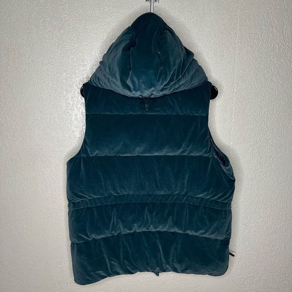 Athleta Green Lofty Velvet Hooded Puffer Vest Size L - Picture 3 of 5
